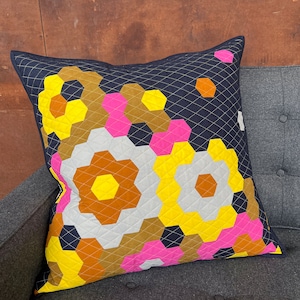 Sugarbag quilt pattern PDF download modern hexagon quilt in cushion, throw and queen sizes image 8