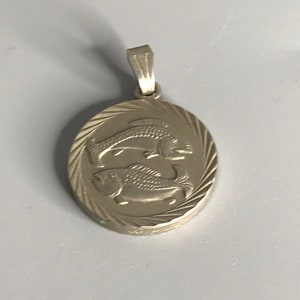 Médaille vintage française horoscope poisson design bijoux signe des Poissons