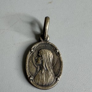 vintage necklace pendant jewelry Lourdes souvenir Virgin Mary prayer st Bernadette