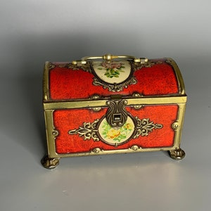 jewelry box French vintage tin can knick knack box flower & trunk design metal container