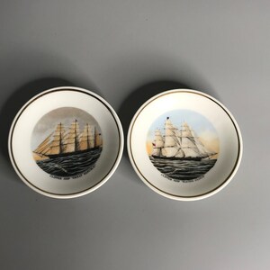 Japanese vintage collectible porcelain 2 small plates clipper chip