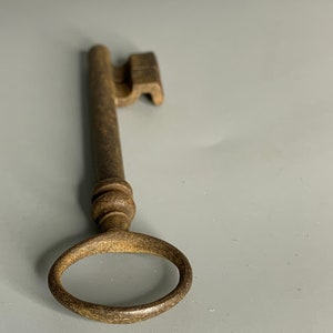 French vintage rusty metal skeleton key collectible