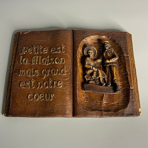 French vintage wooden resin wall hanging decoration humoristic phrases  Small is the house, but big is our heart