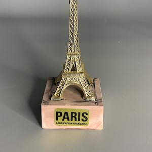 Décoration souvenir de la Tour Eiffel en faux marbre vintage de Paris français