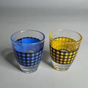 French vintage set of 2 shot glasses cordial or liquor glasses barware yellow and blue 1960&#39;s era