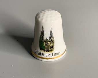 Herramienta de costura de dedal de porcelana cerámica vintage francesa La Cathedrale Chartres souvenir