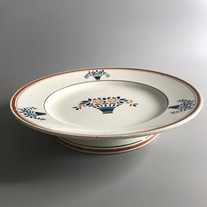 Franse vintage voetstuk schotel Moulin des Loups & Hamage Frankrijk Faience aardewerk taart schotel tafel decor serveren fruitschotel cake stand