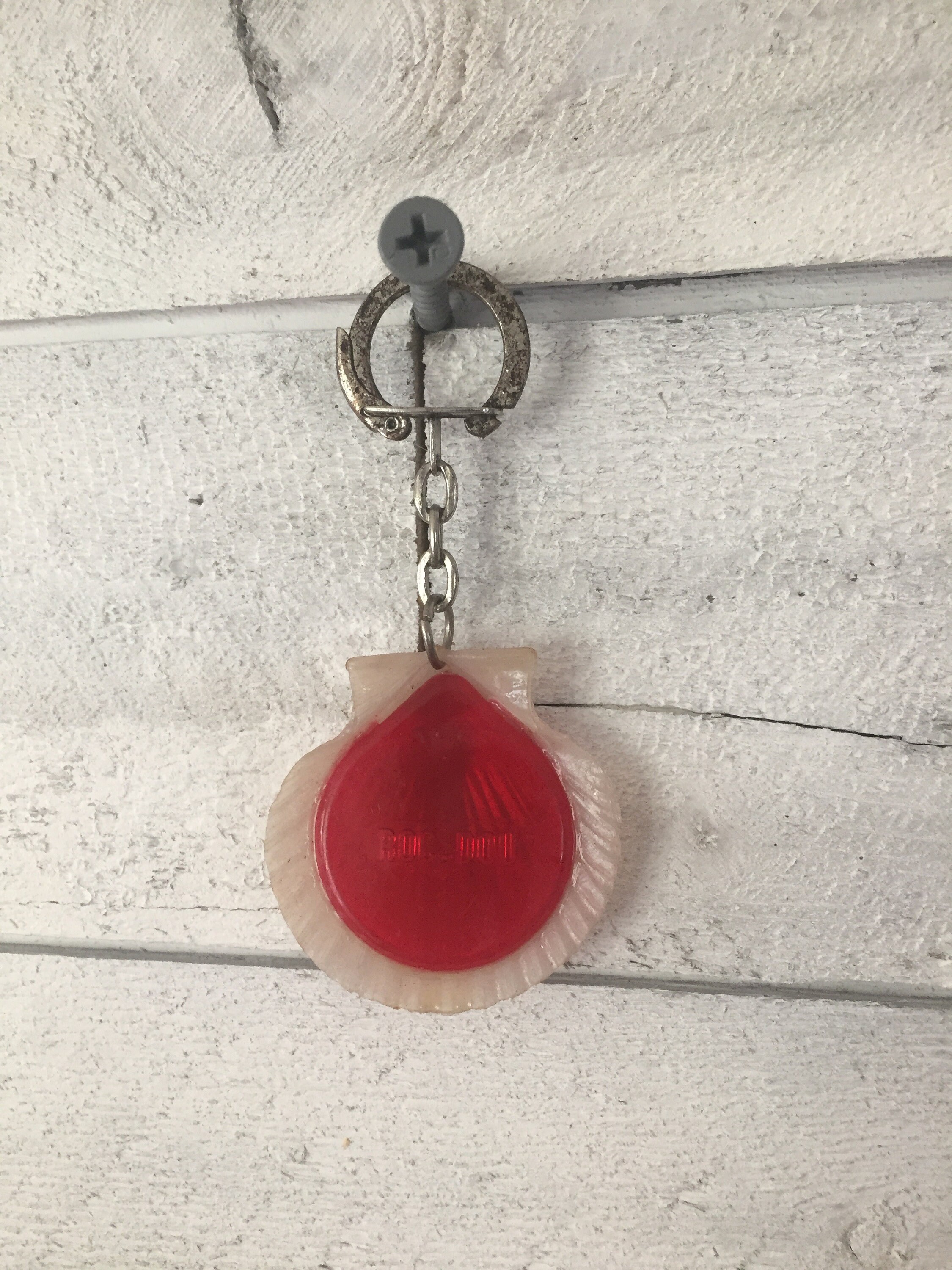 keychain French vintage key chain holder shell with licking candy key holder mi-century advertising candy porte clef