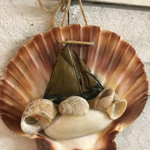 French vintage Scallop shell sailboat design nautical décor