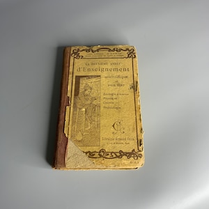 French antique book La deuxieme annee d&#39;enseignement 1912 scientifique science book by Paul Bert