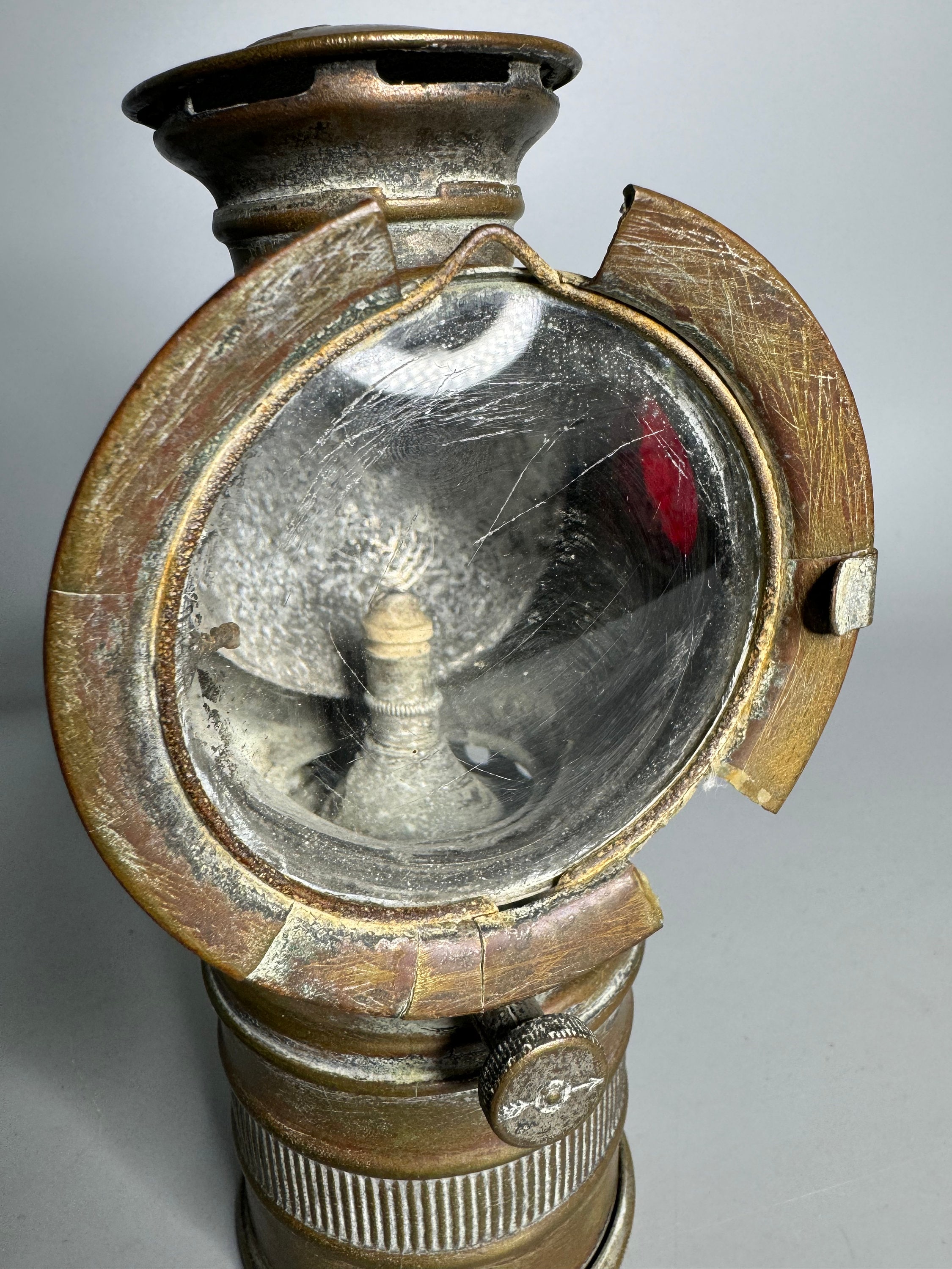 Lampe De Vélo Antique Au Carbone - Laiton Doré, Design 1940-1960, Très Joli Objet Déco