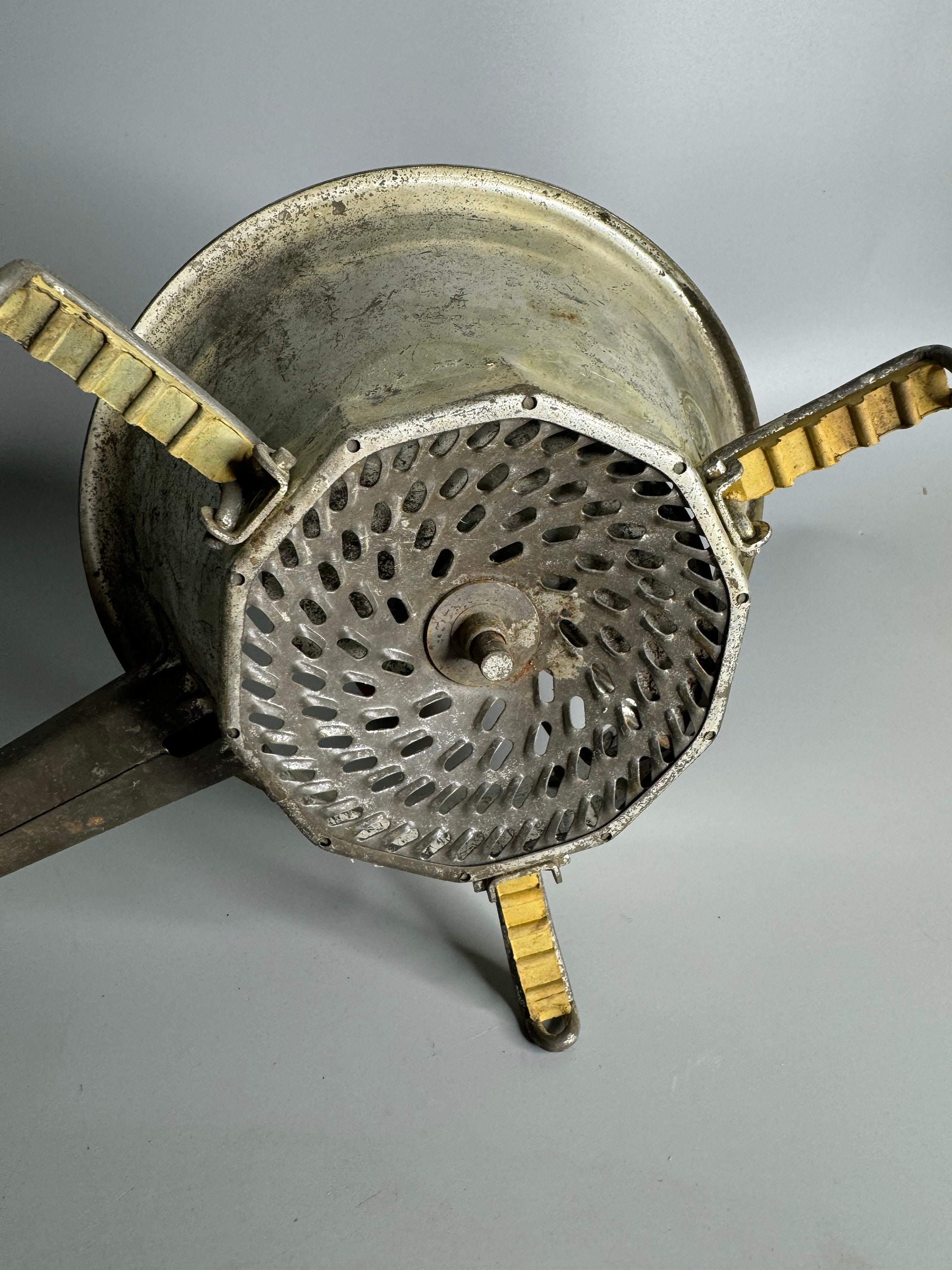Vintage Potato Masher Manual Moulin-legumes Cooking Utensil Retro