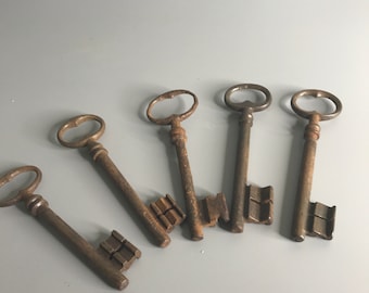 French ONE key 11.75 dollars  vintage rusty metal skeleton key collectible door accessories my pick