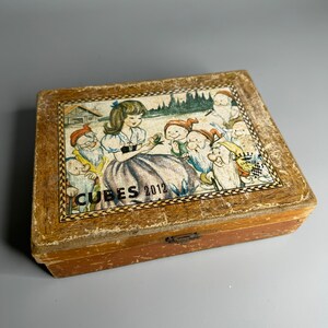 French vintage jigsaw children's puzzle cartoon design Snow white Blanche -7 dwarfs complete in wood box Robbin wood - cat in a hat 1950's