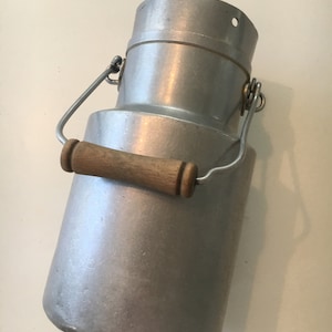 french vintage churn jug milk jug pot au lait aluminium kitchenware mi-century pitcher drink ware inscription Turnus unis