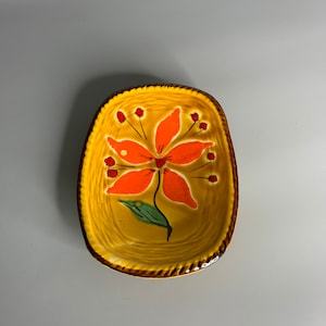 French vintage money dish or ashtray ceramic pottery flower design Poet-laval retro dish