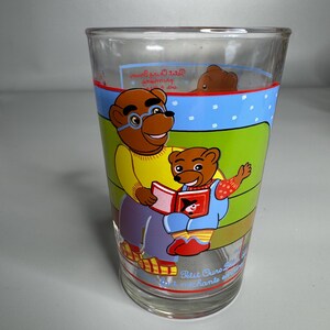 Francuski zabytkowy szklany kubek Petit Ours Brun - kolekcjonerski komiks 1999