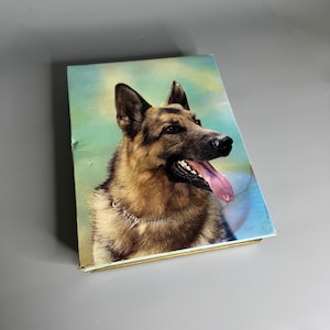 Französische Vintage leere Sammler Athena Box Hund Berger Allemand Design Pappschachtel aus der Zeit der 1950er Jahre