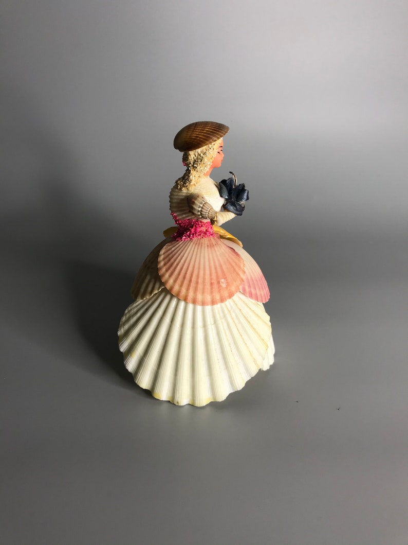 French Vintage Seashell Decoration Lady Dressed for Wedding Design ...