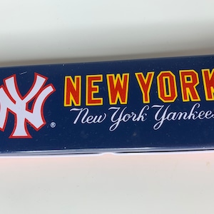 vintage tin can New York Yankees major league baseball 1991 souvenir crayon school tin can gadget metal box collectible sport collectible