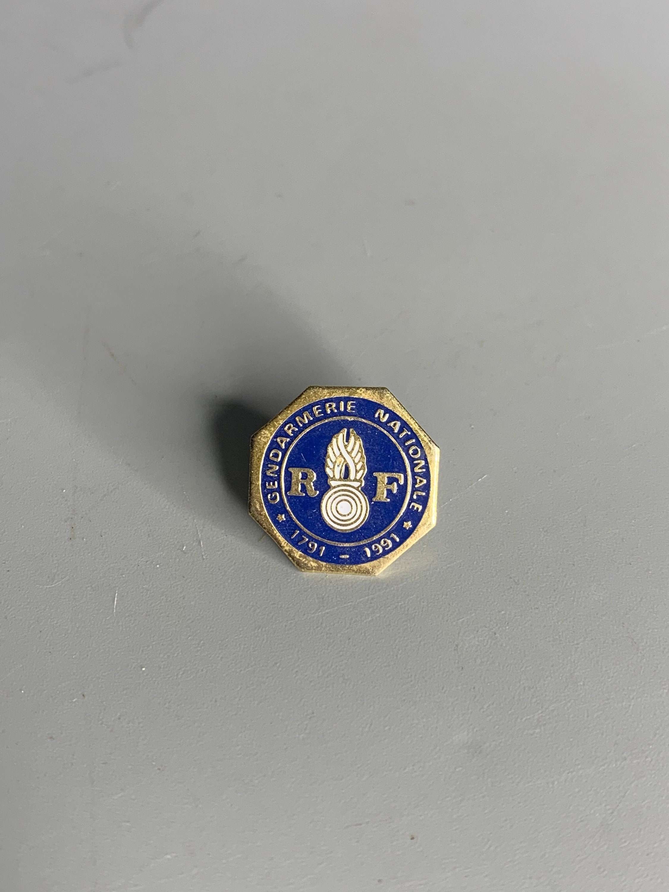 Pin's Tann's 80 Vintage - Pin Pins Badge Épinglette L18