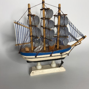 フランスの帆船 航海デザイン 収集価値のあるボート l'appel du large bateau de collection 棚装飾