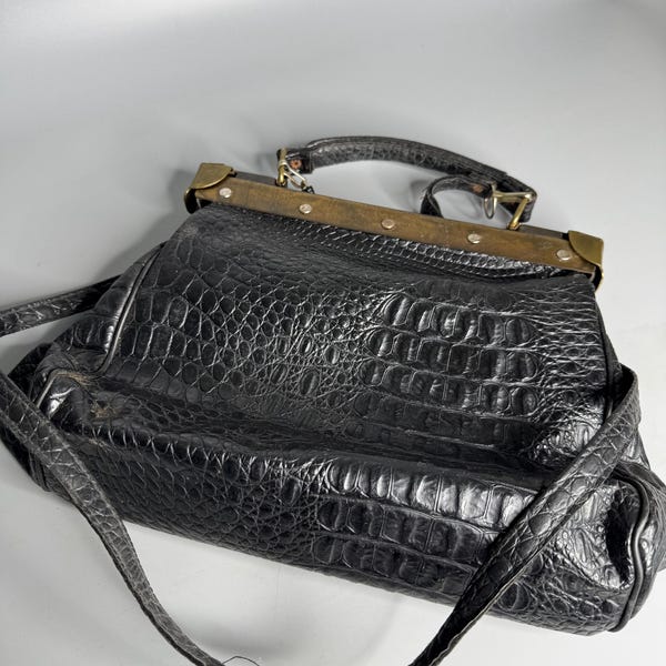 French vintage black handbag leather-like skin brass from the 1940's era wrist or shoulder bag