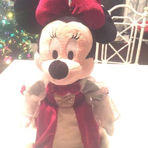 vintage Minnie Mousse plush doll Disneyland resort  Paris 18 inches high souvenir country kitsch