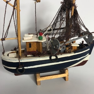 French vintage fishing boat Chalutier trawler navy bateau de peche de collection