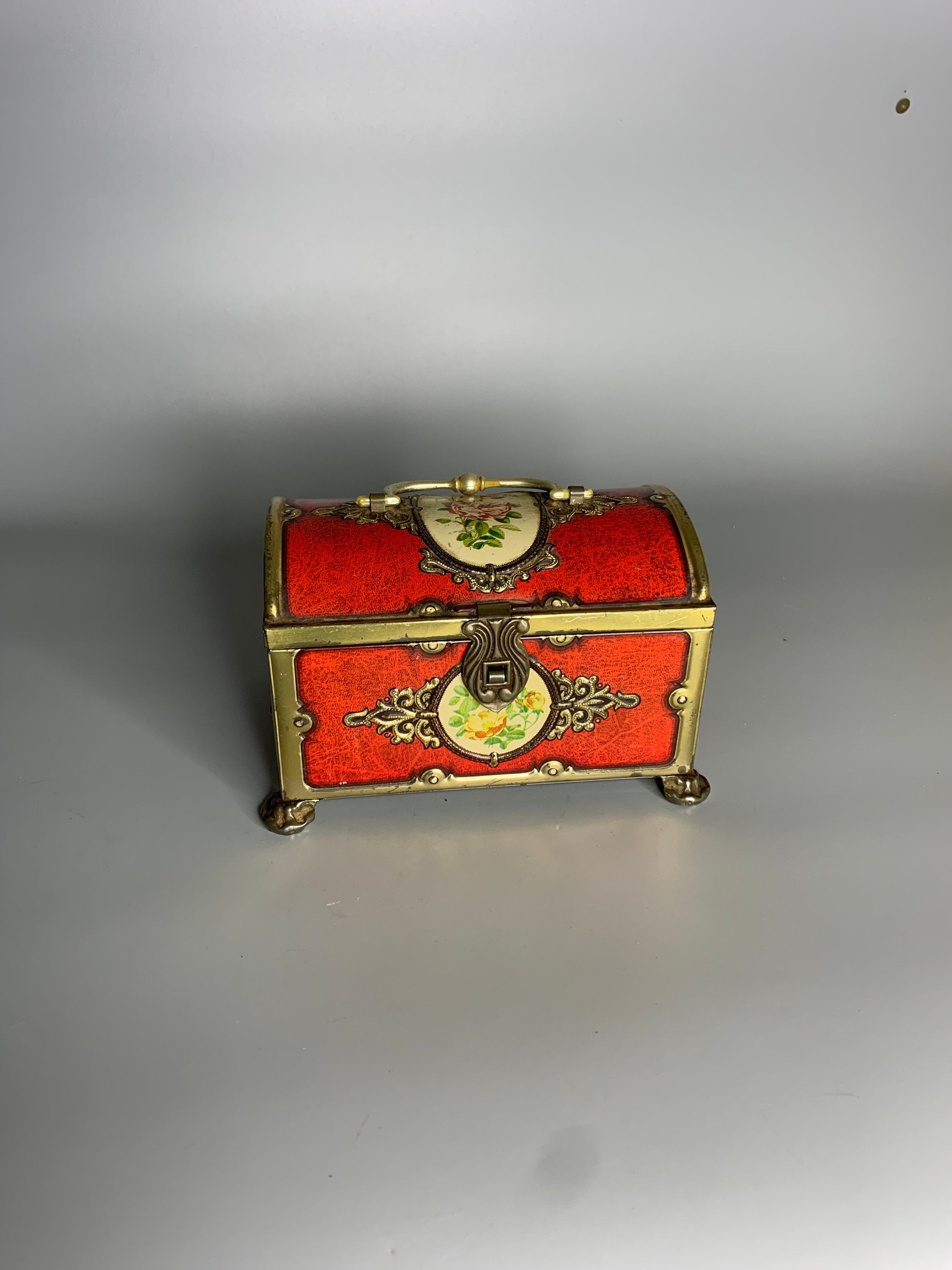 jewelry box French vintage tin can knick knack box flower & trunk design metal container