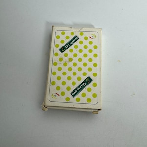 vintage verzamelobject met 32 kaartendecks reclame Groupama-speelkaarten
