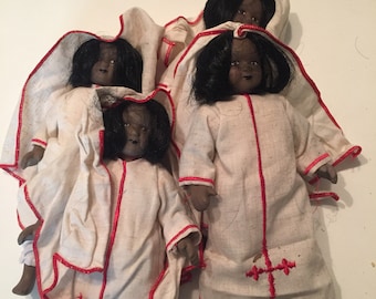 Francuska zabytkowa lalka gliniana porcelanowa ceramiczna religijna CENA dotyczy jednej lalki zabawka kolekcjonerska lalka 1950 ceramika misjonarka afrykańska lalka
