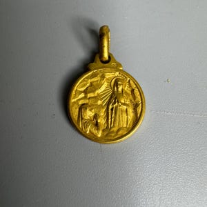 French vintage pendant necklace religious souvenir medal prayer Virgin Mary