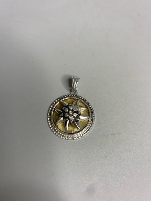 French vintage pendant jewelry flower design medal