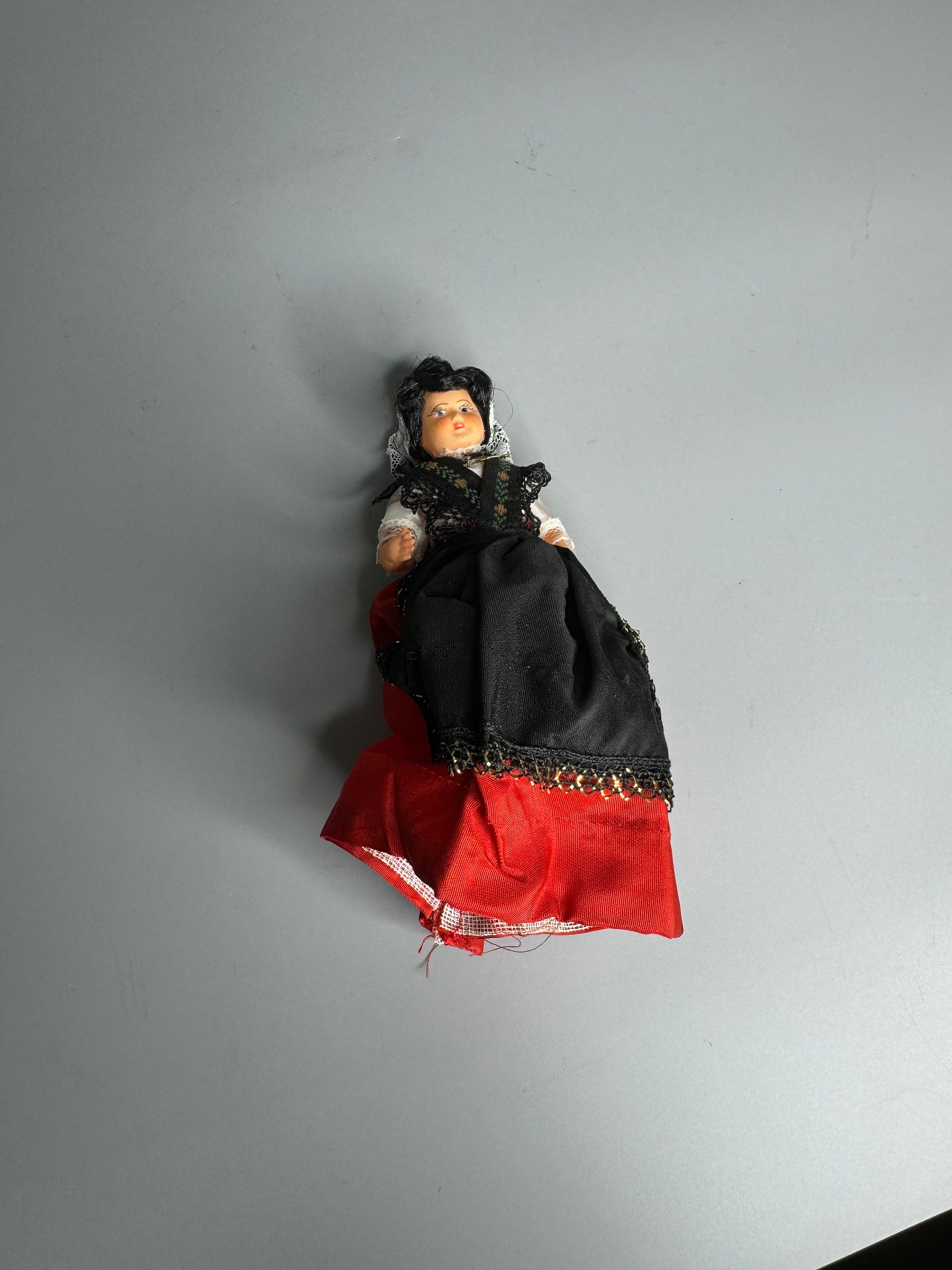 ANCIENNE POUPÉE FOLKLORIQUE Petitcollin LYON celluloid doll Valmont France EUR 5,00 - FR