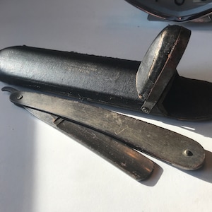 French antique razor straight  hand razor with case shaving accessories