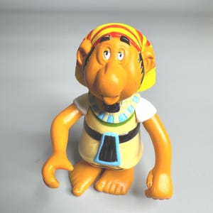 French vintage Asterix et Obelix collectible small figurine McDonalds toy 2002 happy meal toy Egyptian