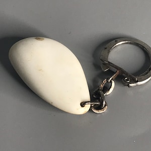 keychain French vintage key chain holder white rock