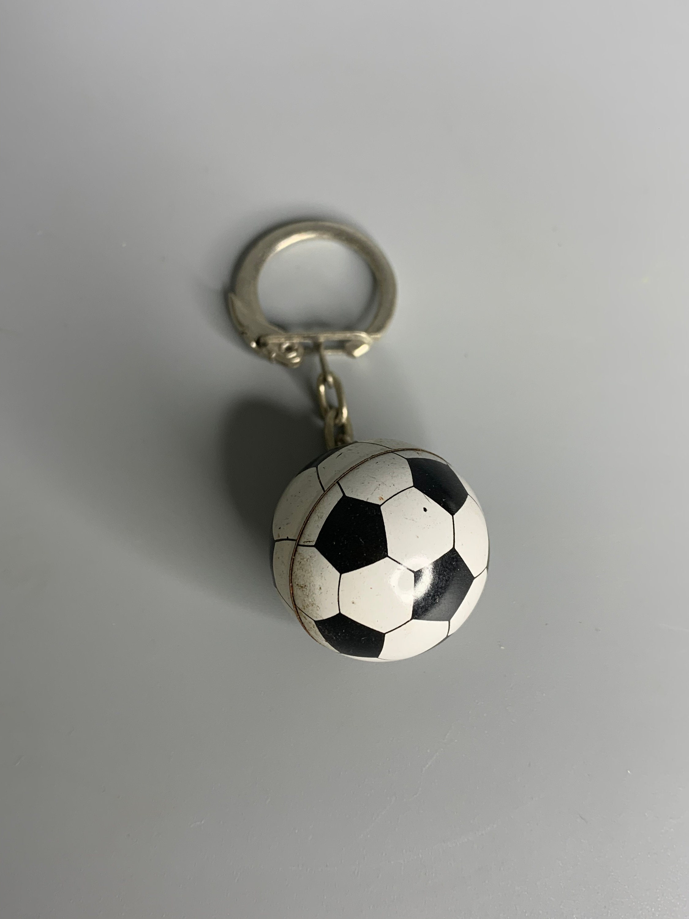 フランスのヴィンテージキーホルダーホルダーサッカーボールデザイン 
