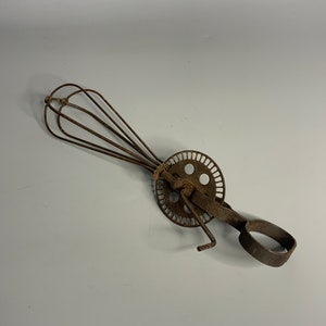 French vintage rusty metal manual egg beater kitchen accessories
