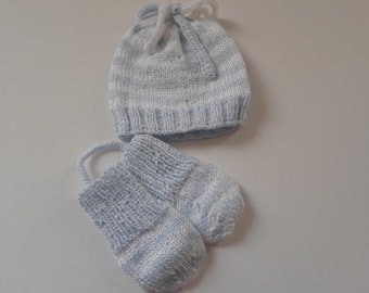 Babys' Hat With Matching Mittens