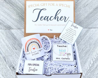 Teacher gift Box - Personalized Teacher Gift - Teacher Gift Set with Teacher Mug, Bracelet, and Cards