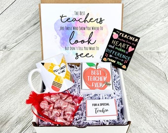 Teacher Gift Box Set - Personalized Teacher Gift - Teacher Gift Set with Teacher Mug, Bracelet, Candy, and Cards