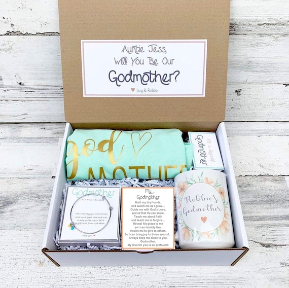 Personalized Godmother Gift Box: Mug, Bracelet & Tank Top