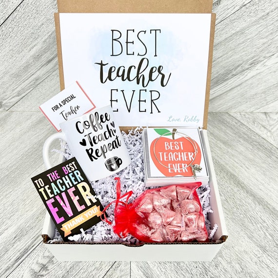 Teacher Gift Box Set - Personalized Teacher Gift - Teacher Gift Set with Teacher Mug, Bracelet, Candy, and Cards
