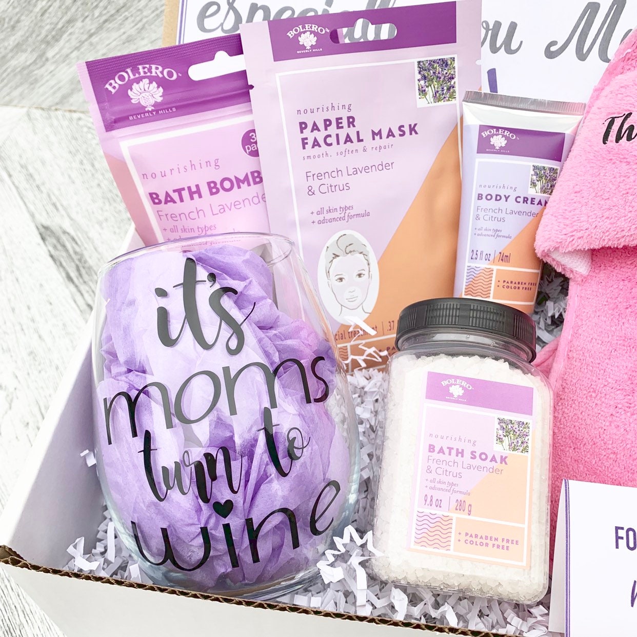 Christmas Spa Gift For Mom, Self-Care Spa Set For Mom, Best Mom Spa Gift  Basket, Spa Kit For Mom with Bath Bomb, Handmade Soap, Body Lotion, Mom Spa