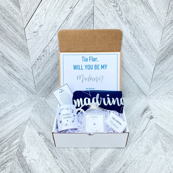 Personalized Madrina Gift Box: Mug, Tank Top & Bracelet