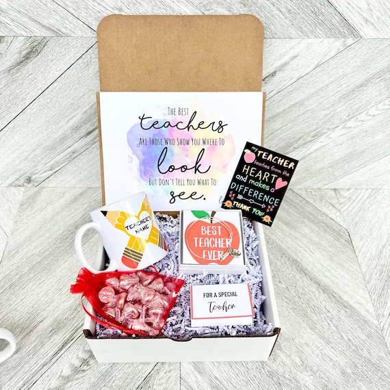 Teacher Gift Box Set - Personalized Teacher Gift - Teacher Gift Set with Teacher Mug, Bracelet, Candy, and Cards