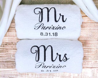 Mr and Mrs Towels - Embroidered Bath Towels with Name and Wedding Date - 2 Piece Set - Bridal Shower Gift - Honeymoon Towels