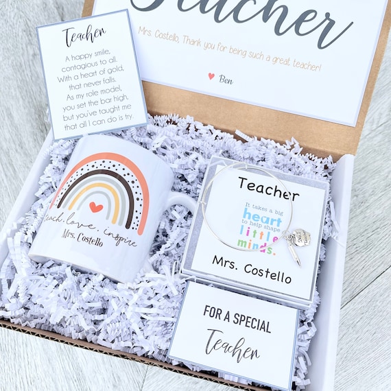 Teacher gift Box - Personalized Teacher Gift - Teacher Gift Set with Teacher Mug, Bracelet, and Cards